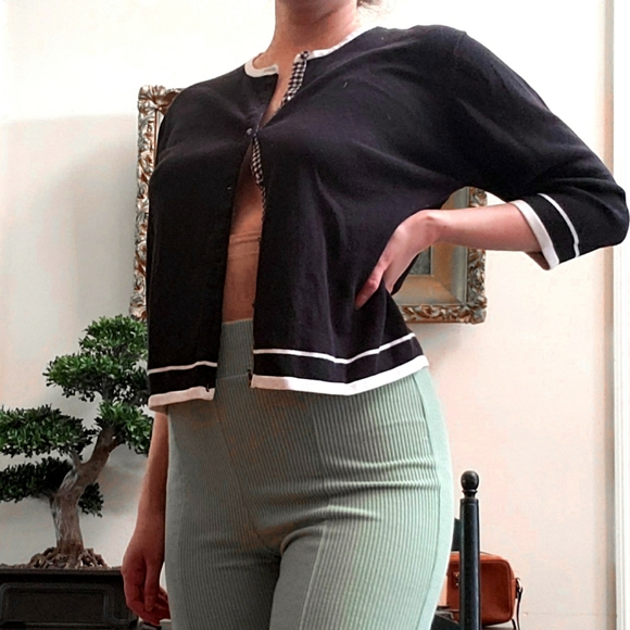 Mockneck Crop Cardigan - Picture 2 of 4